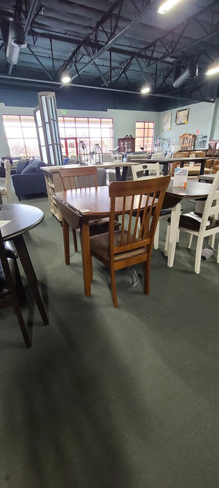 BERRINGER TABLE WITH 2 CHAIRS