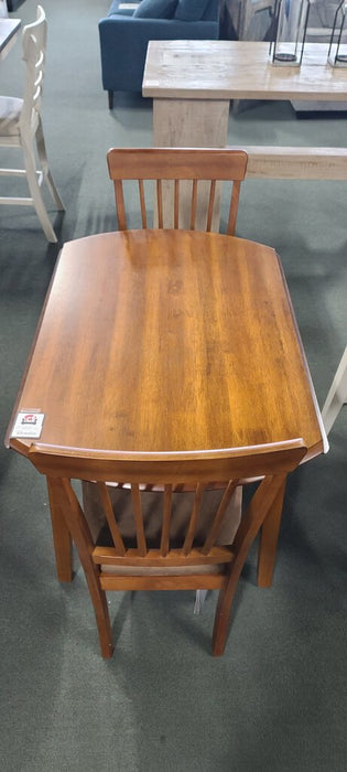 BERRINGER TABLE WITH 2 CHAIRS