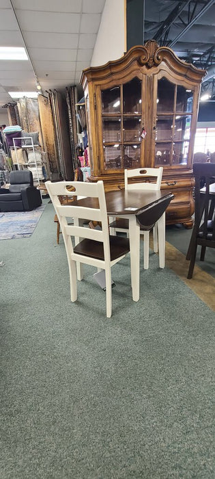 WOODANVILLE TABLE WITH 2 CHAIRS