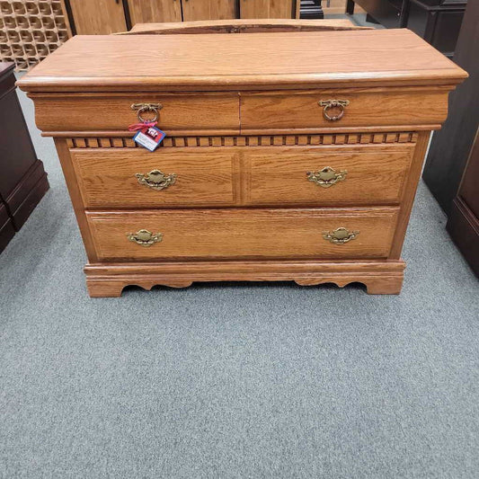 BASSETT DRESSER BLH