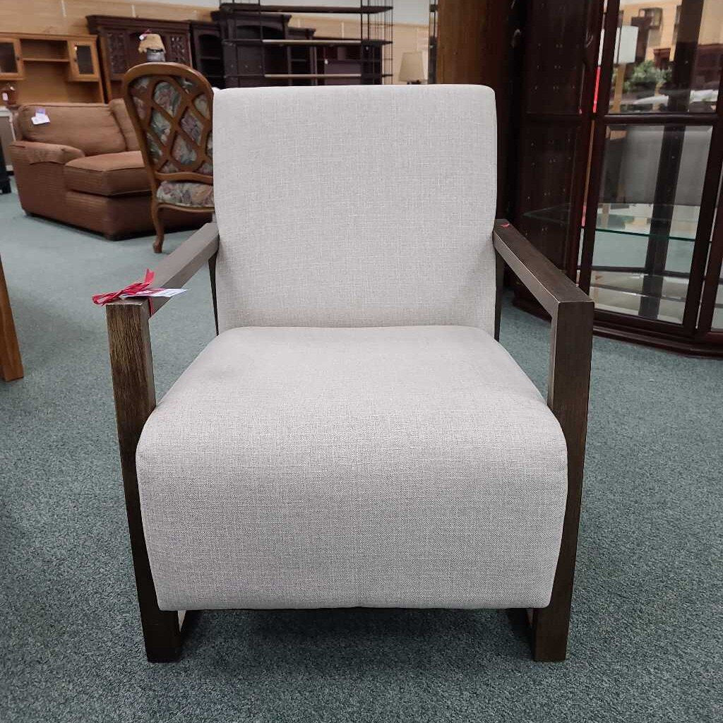 ACCENT CHAIR TH