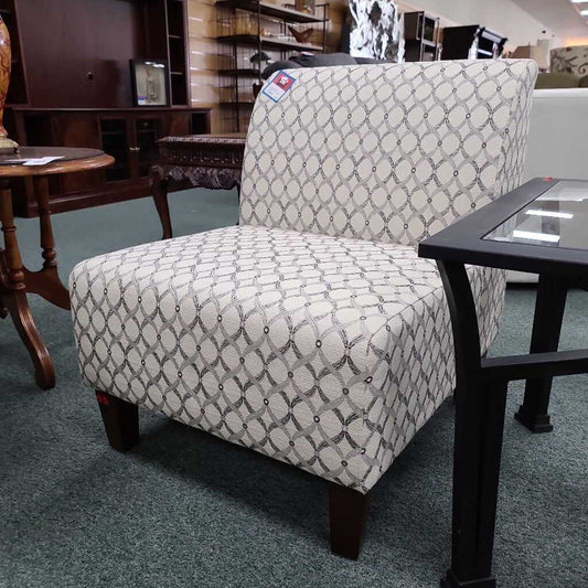 ARMLESS ACCENT CHAIR IC