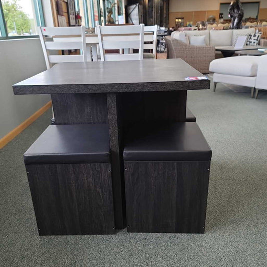 TABLE + 4 STOOLS TH