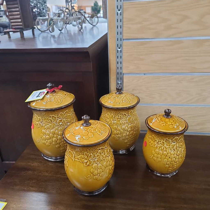 SET OF 4 VASES CI