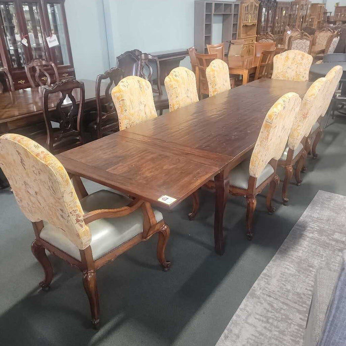 TABLE W/ 2 EXT AND 8 CHAIRS MLH