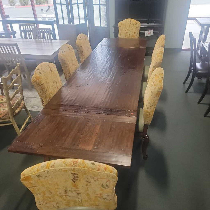 TABLE W/ 2 EXT AND 8 CHAIRS MLH