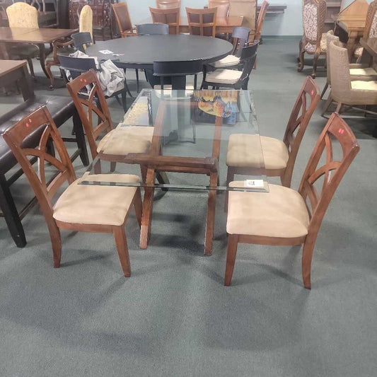 TABLE WITH 4 CHAIRS LCH