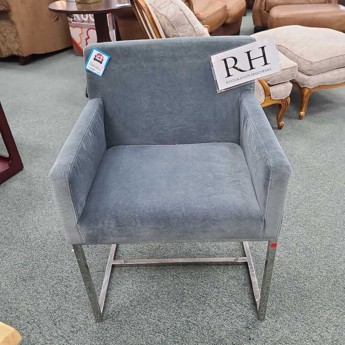 RH ACCENT CHAIR BLH