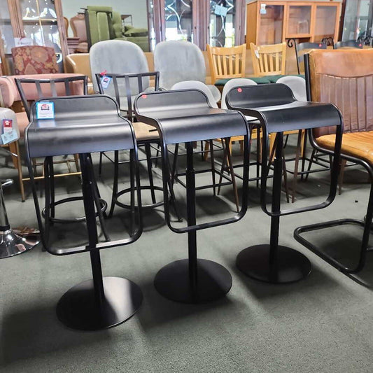 SET OF 3 STOOLS TH