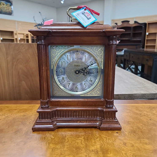 MANTLE CLOCK AS