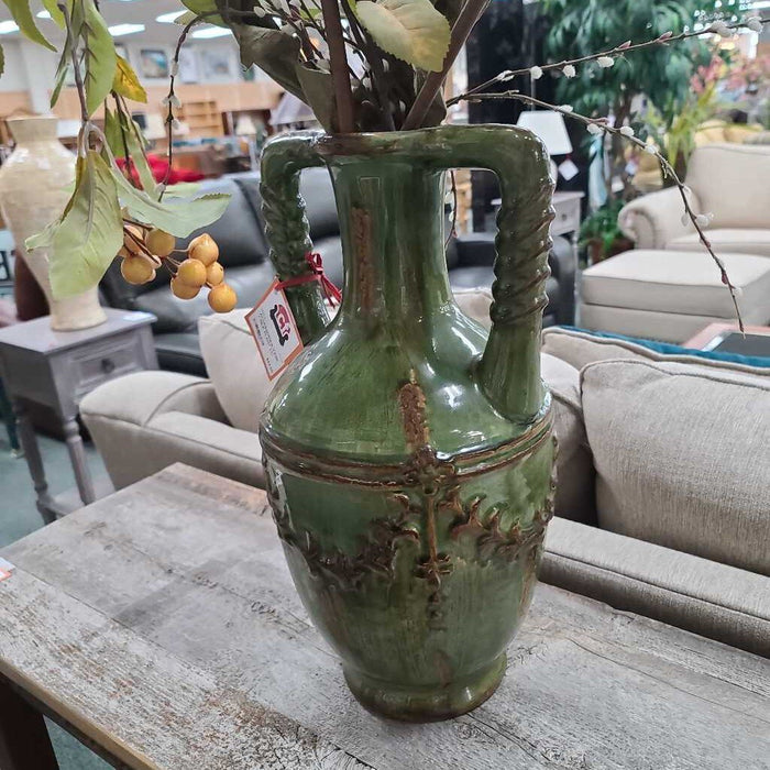 VASE + SILK PLANT LC