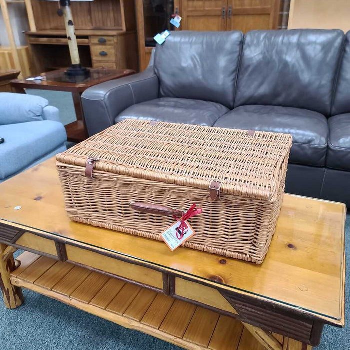 PICNIC BASKET LC