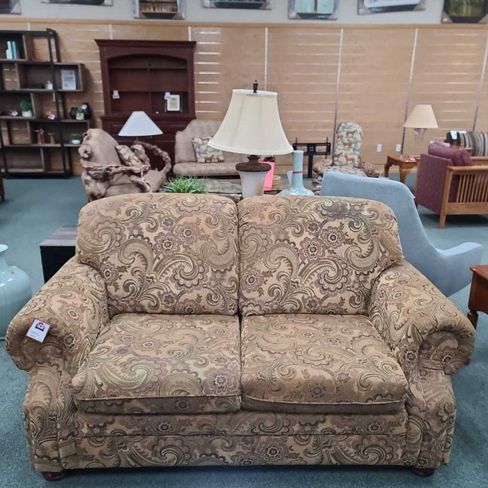 LOVESEAT BKH