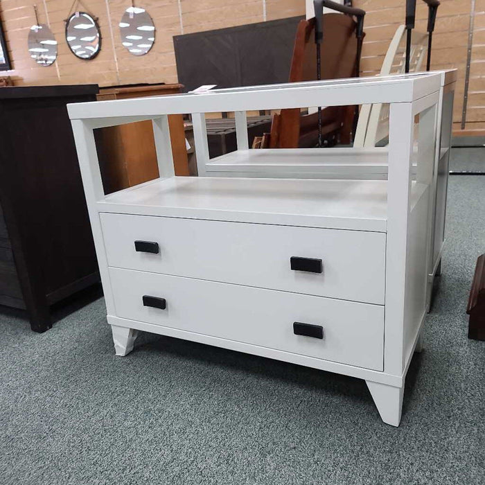 WHITE NIGHTSTAND BKH