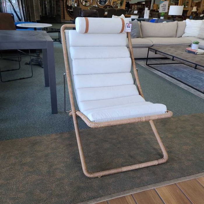 LOUNGE CHAIR BLH