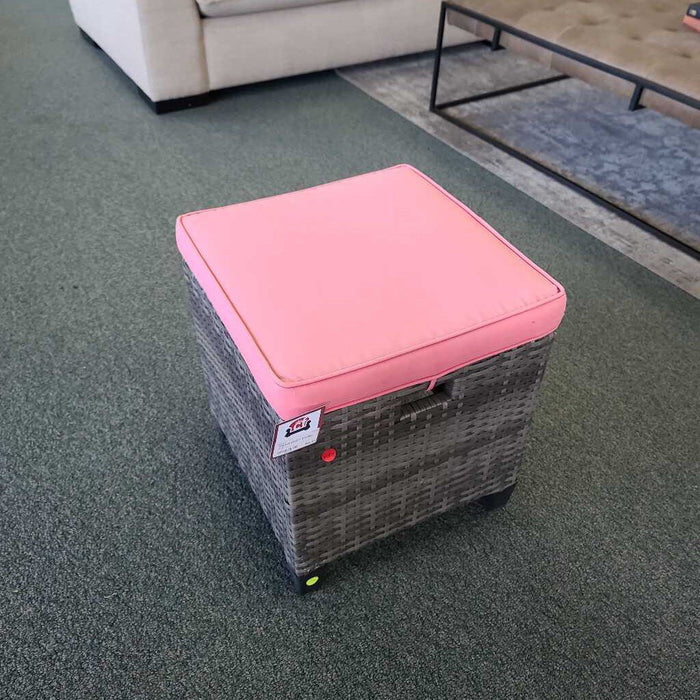 FOOT STOOL LC