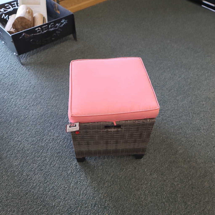 FOOT STOOL LC