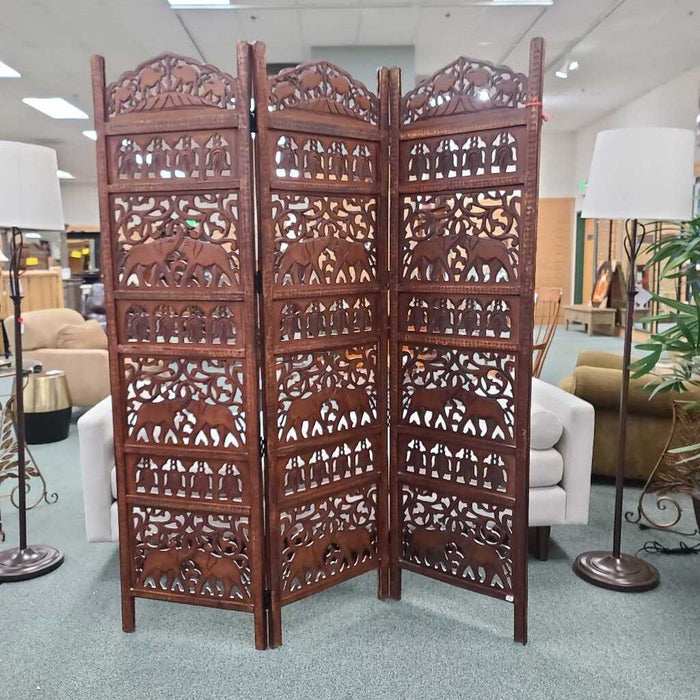 ROOM DIVIDER IC