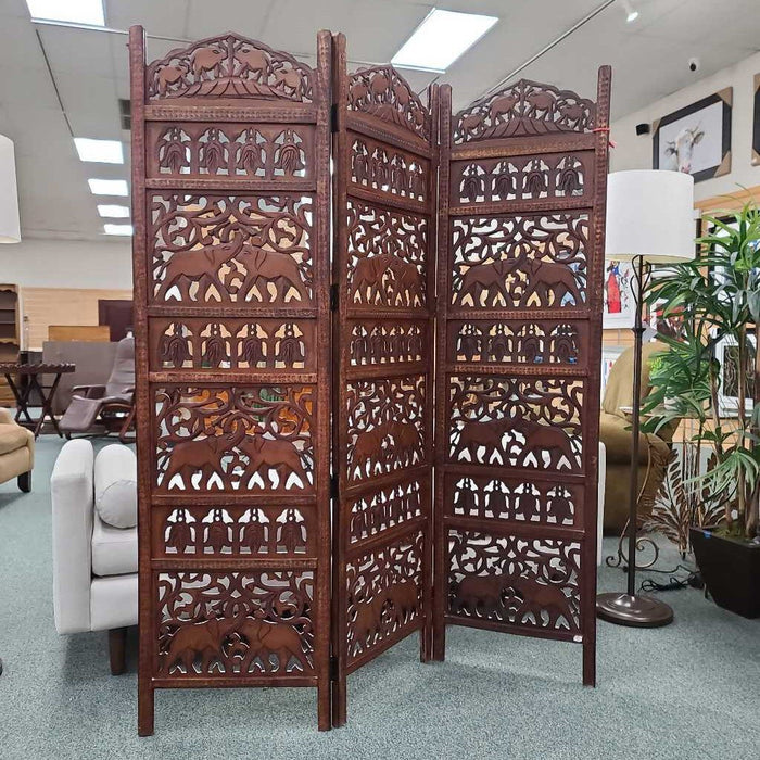 ROOM DIVIDER IC