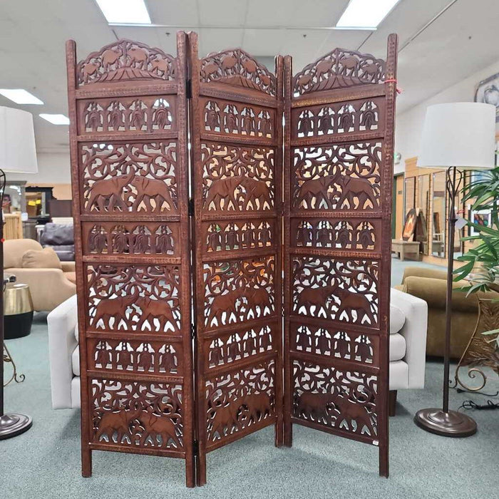 ROOM DIVIDER IC