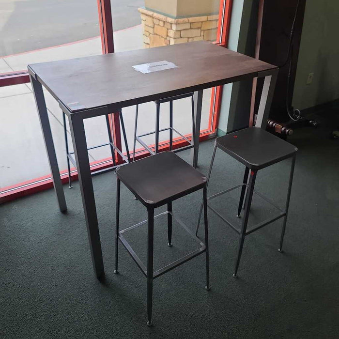 C&B TABLE WITH 4 STOOLS ATH