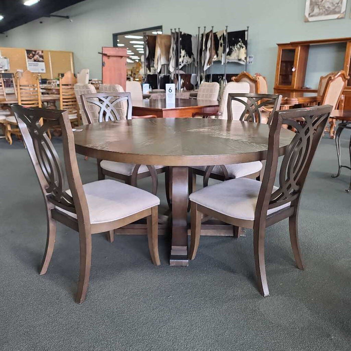 TABLE WITH 4 CHAIRS AAH