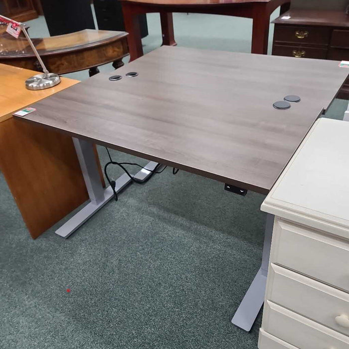 ADJUSTABLE DESK LCH