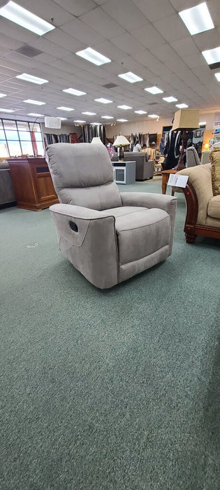 ROCKER RECLINER