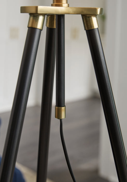 Cashner Metal Floor Lamp (1/CN)