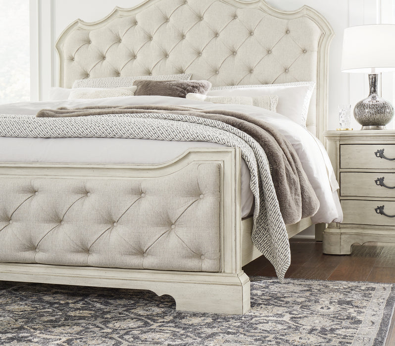 Arlendyne King Upholstered Bed with Mirrored Dresser